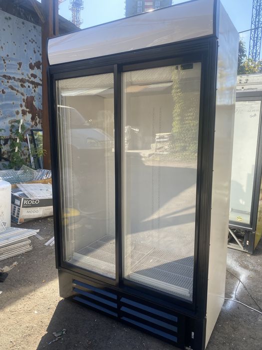 Двухдверный холодильный шкаф витрина. Барный. Регал. Ларь