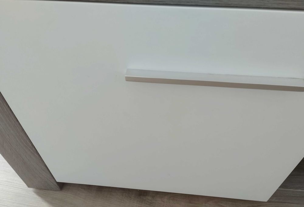 Conjunto mesa de sala e móvel