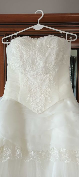 Sukienka ślubna ekri, typ księżniczki , koronka , tiul