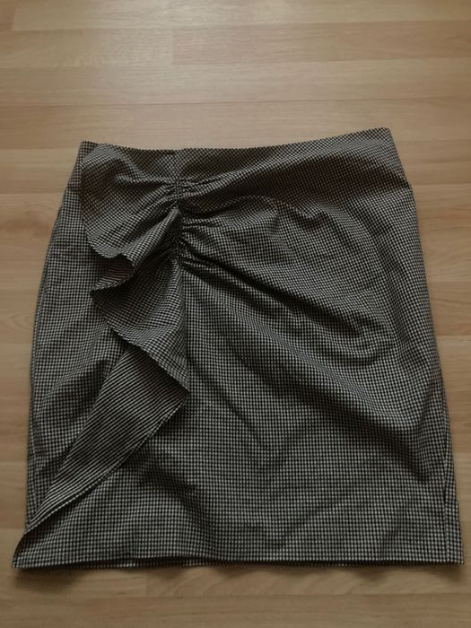 Spódnica mini w kratkę roz. M