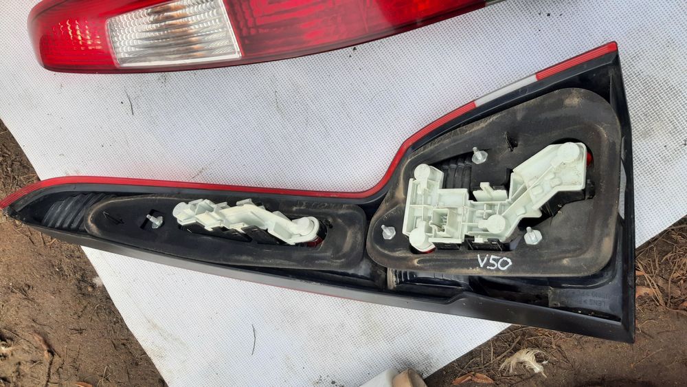 Volvo V50 lampa tył tylna lampy tylne prawa lub lewa