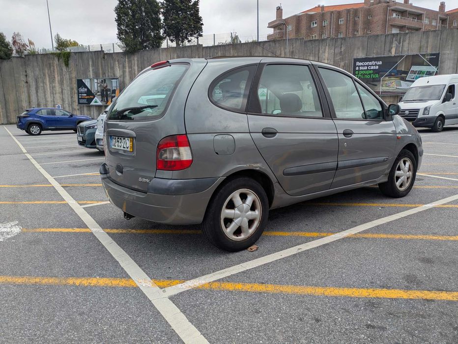 Renault Scénic — fotografia 11