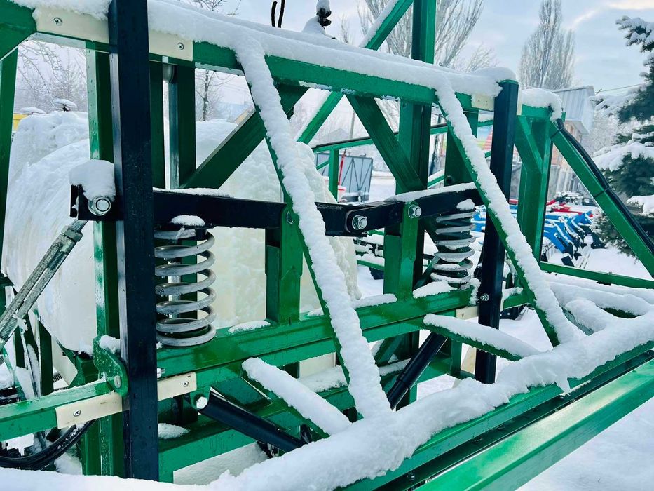 Оприскувач причіпний-2000 зі штангою 18 м.Механічна, підйом гідравліка