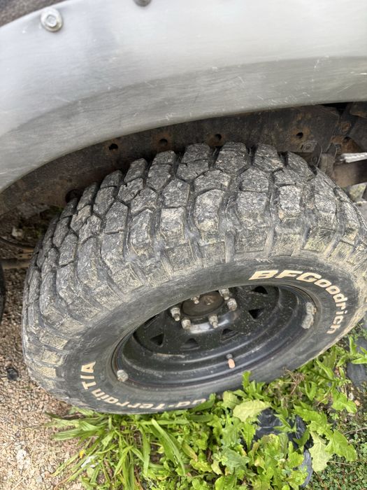 Bf goodrich 245 75 r16 mud terrain