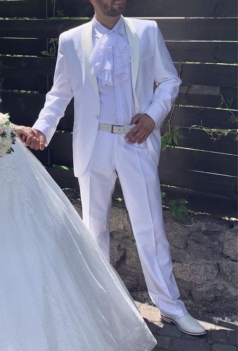 Мужской торжественный костюм 52 размера