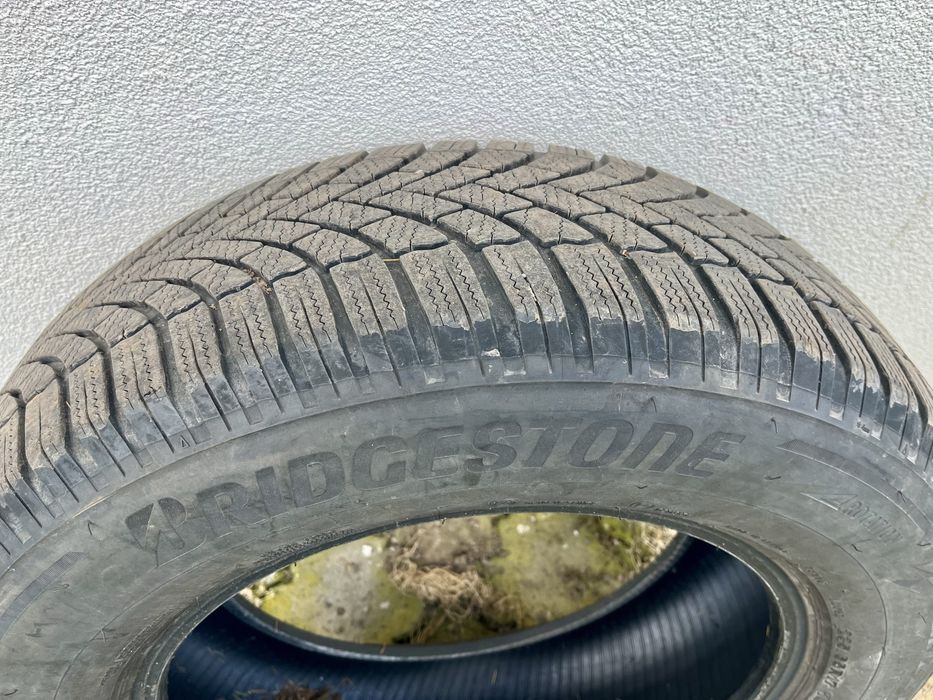 Opona 235/65/17 Bridgestone Blizzak LM005