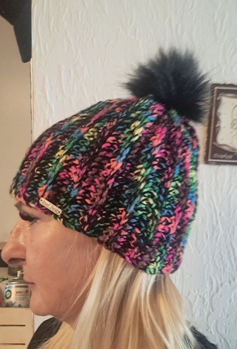 Czapka damska kolorowa wełna z akrylem