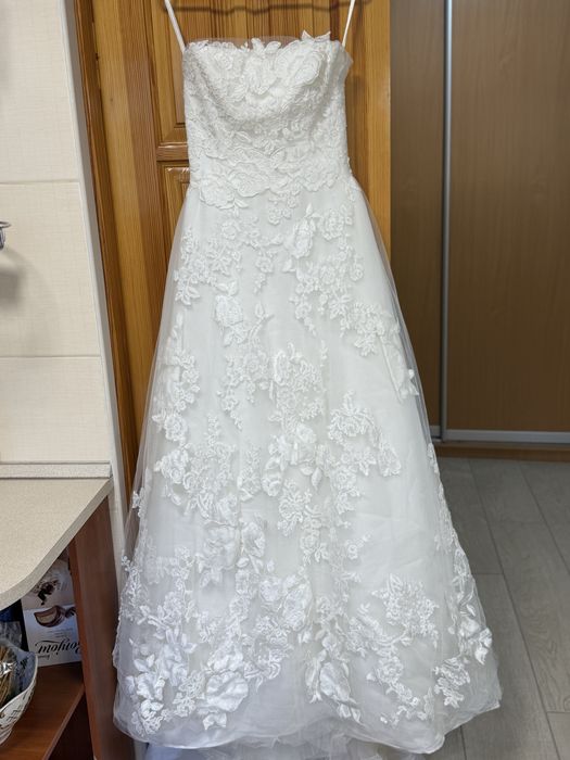 Продам весільну сукню