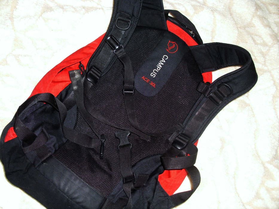 plecak FJALLRAVEN  Campus Ace 30L z pokrowcem lekki trekkingowy