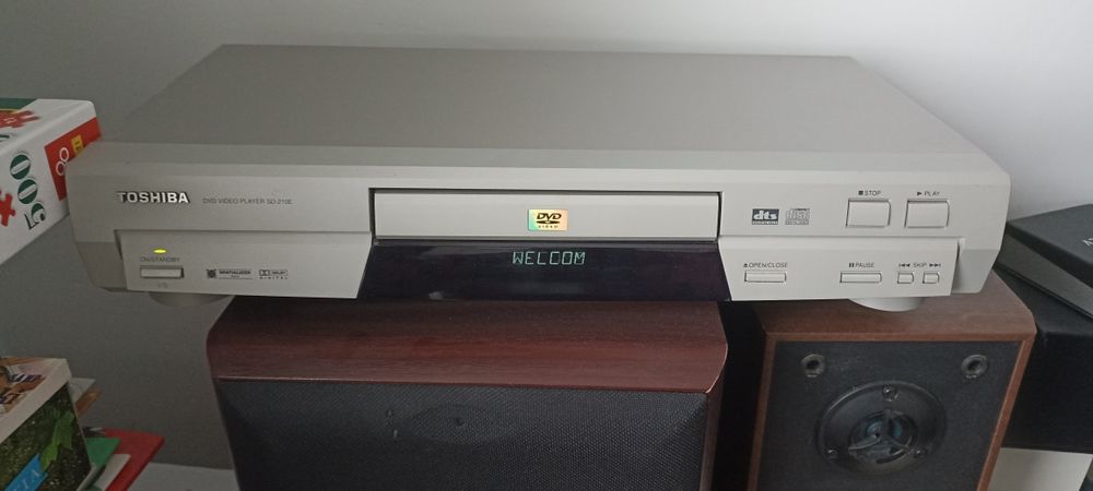 DVD Toshiba + pilot  Kino domowe