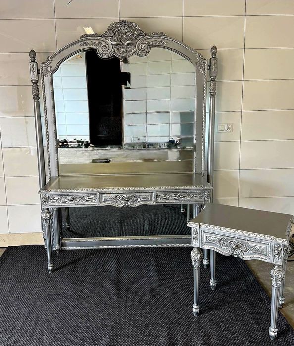 Elegancki zestaw mebli toaletka, konsola z lustrem Srebrna