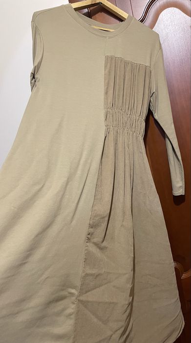 Плаття стильне комбіноване.