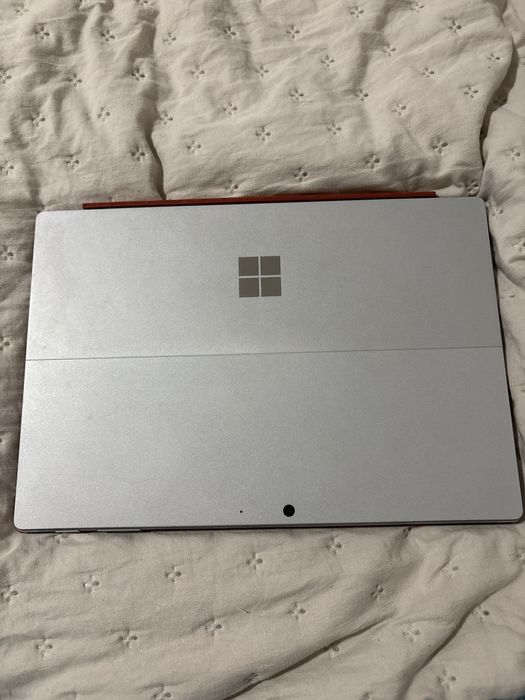 Microsoft Surface Pro 7 | i5 | 8GB RAM | 128GB SSD | Stan bdb |