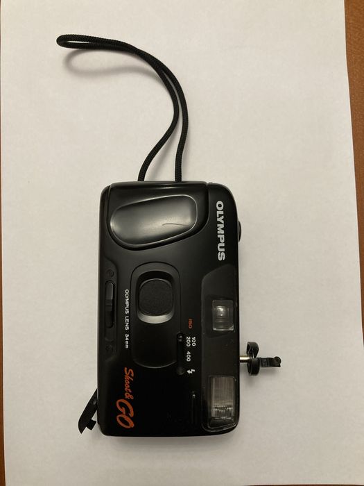 ** MAQUINA FOTOGRAFICA ANALIGICA OLYMPUS “SHOT & GO” -COMO NOVA-