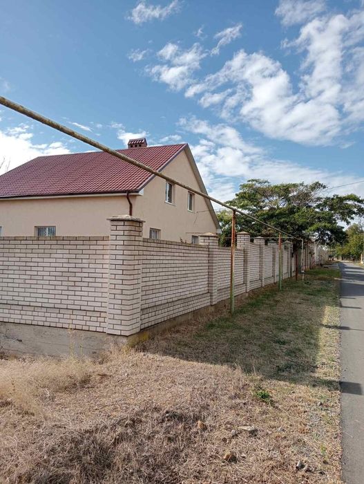 Продам жилой дом в с.Каролино-Бугаз,за 65000долл.США.