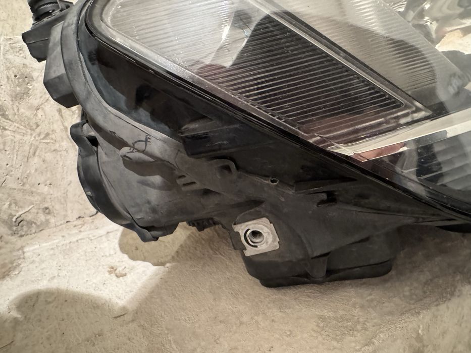 Продам правую фару Golf 7 full xenon afs максимальная