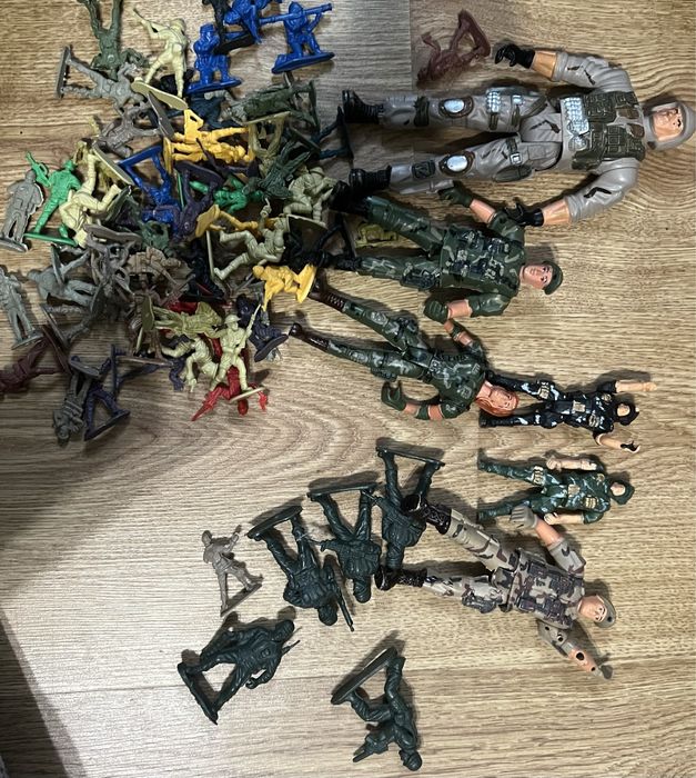 Іграшкові пласмасові солдатики, набір