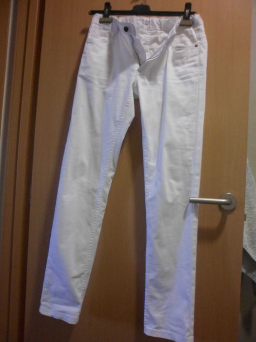 calças brancas para rapaz da marca Kids