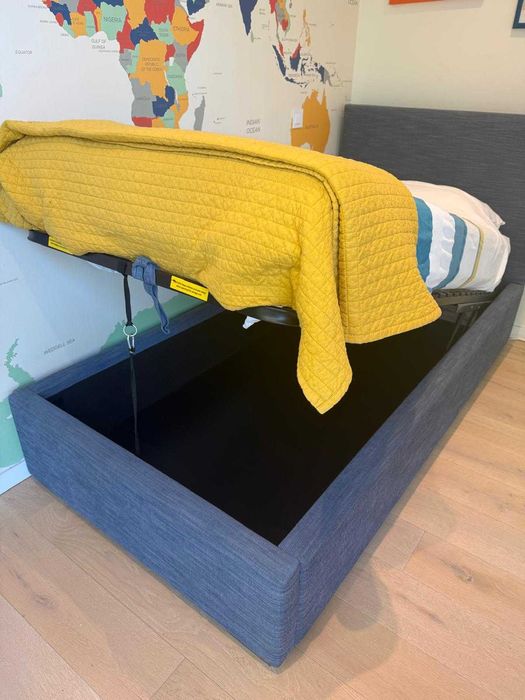 Cama individual tipo sommier em azul