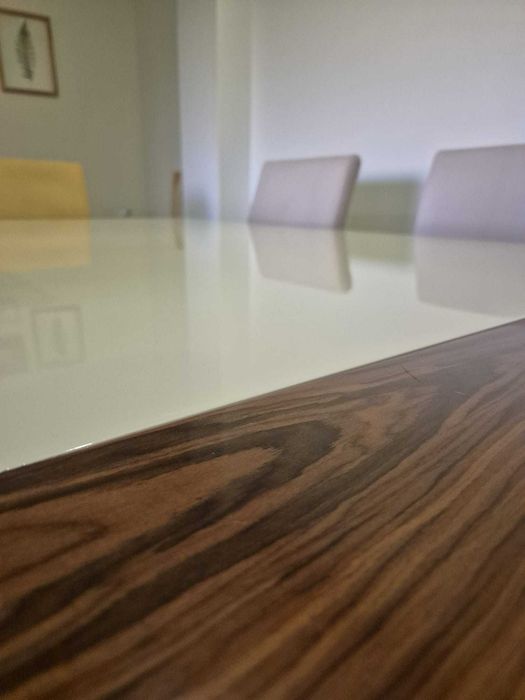 Mesa Bege lacada 1,90 x 1,05 (extensivel) com cadeiras