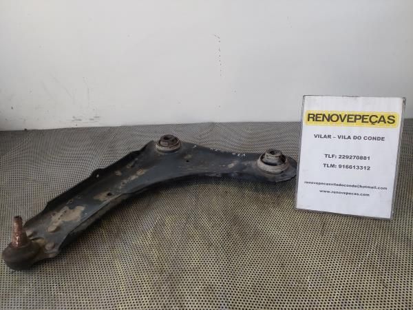 Braço de suspensão frente esquerdo RENAULT Megane III (BZ0_)