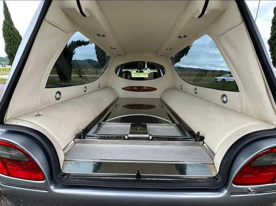 Катафалк Mercedes Benz W 211