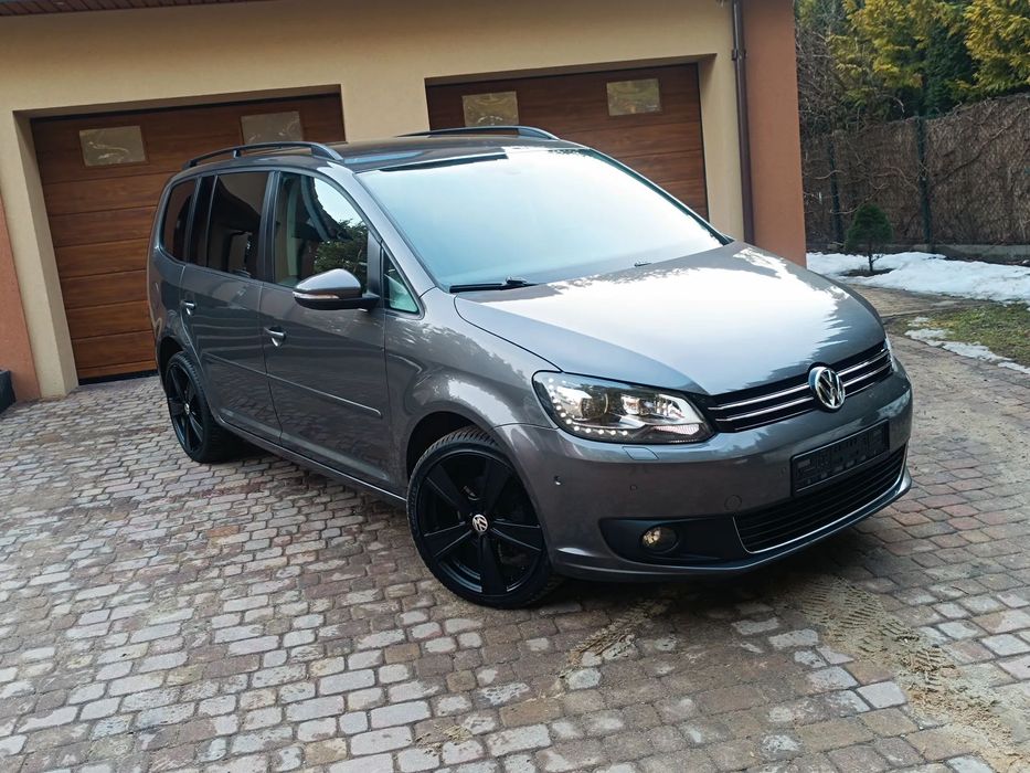 Volkswagen Touran 1,6 TDI DSG Ładny stan Kamera Navi Xenon led