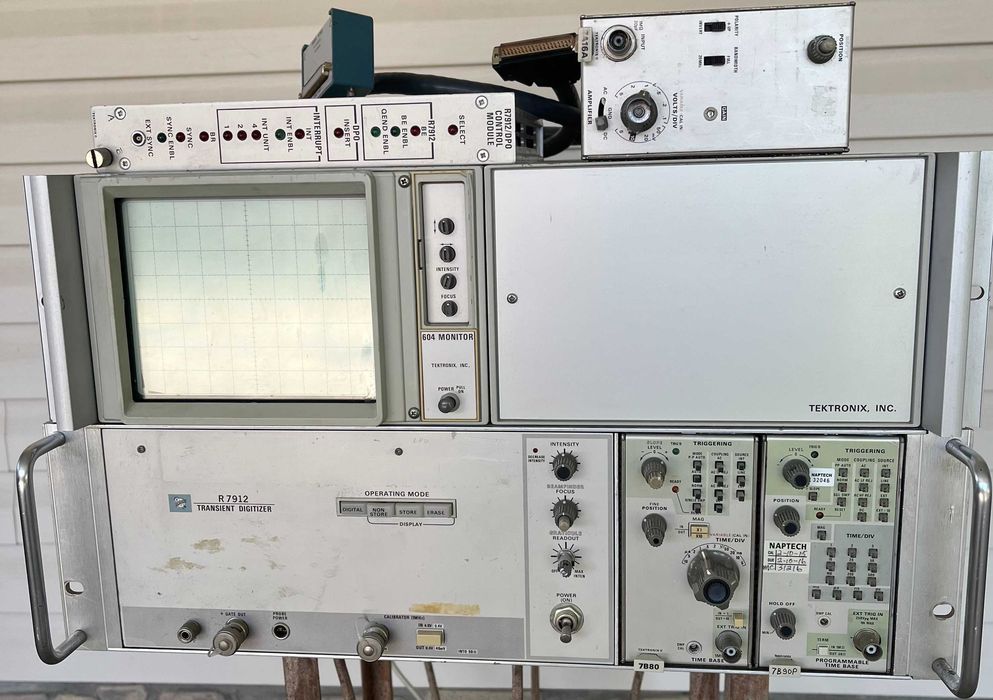 Tektronix 7623A. R7912, 7612D Transient DIGITIZER