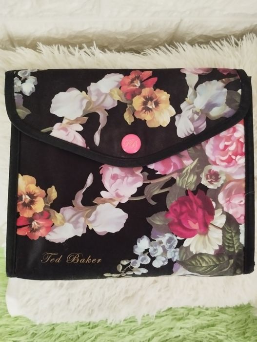Ted baker чудова косметичка