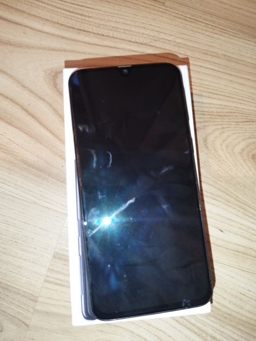 Samsung a40 4gb +64 pamięci