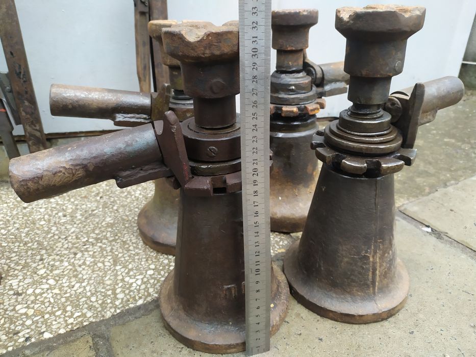 Домкрат Жигули УАЗ Волга ЗИЛ пр-во СССР 0.5 ТН 1 ТН 2 ТН 5 тн