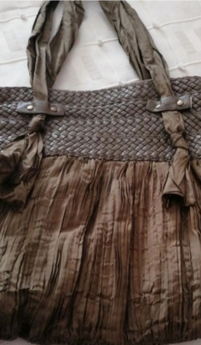 Mala vintage de tecido e pele sintética