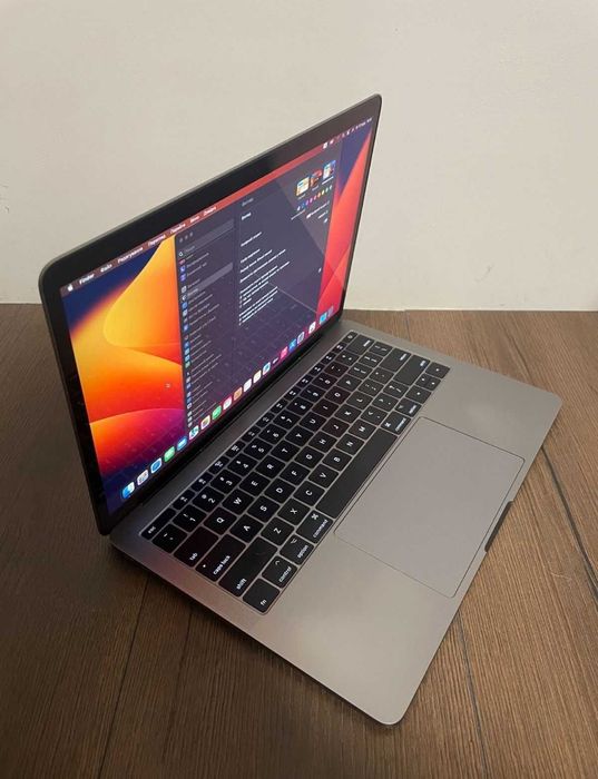 Mac book 13 pro в гарному стані