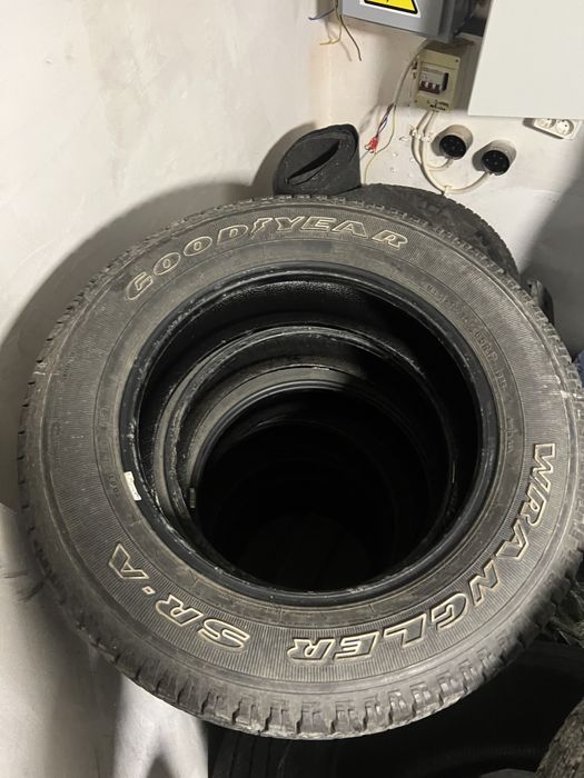 Продам шины  Good Year Wrangler SR-A 215/65R17