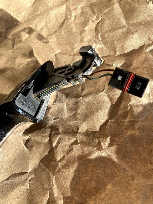 A22176010709197 ручка справа черный обсидиан KEYLESS GO"