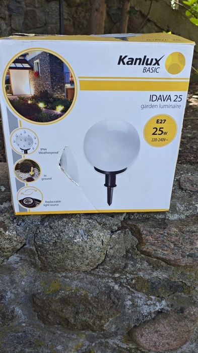 Lampa ogrodowa stojąca