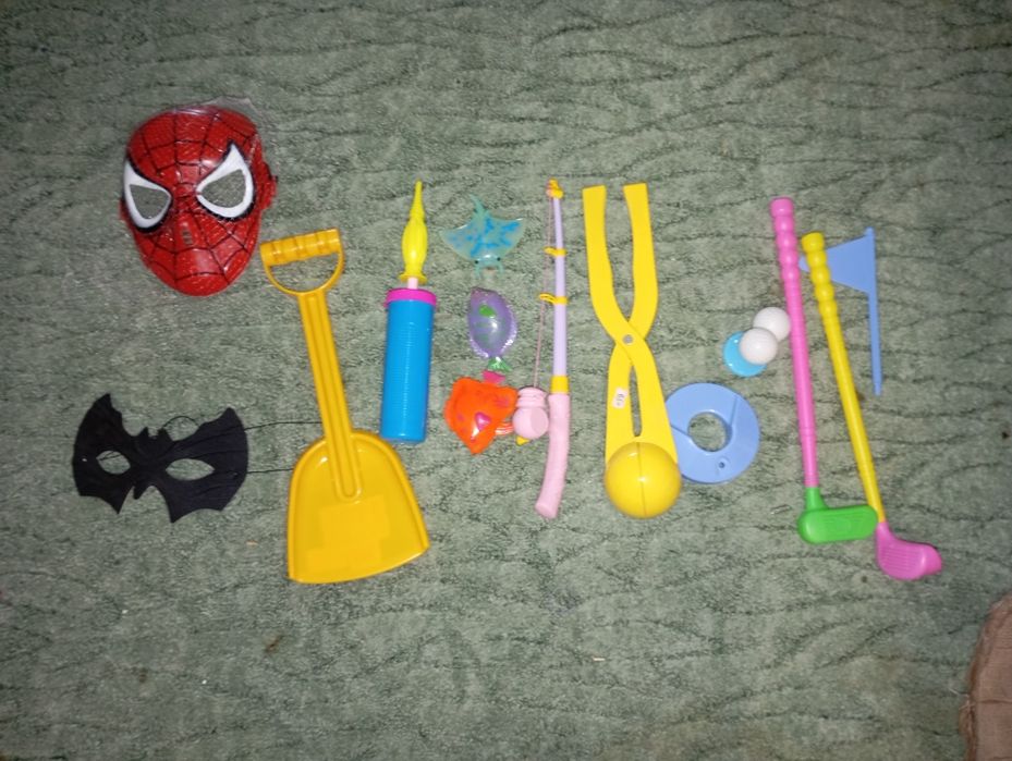 Іграшки для дітей ціна за все 200 грн