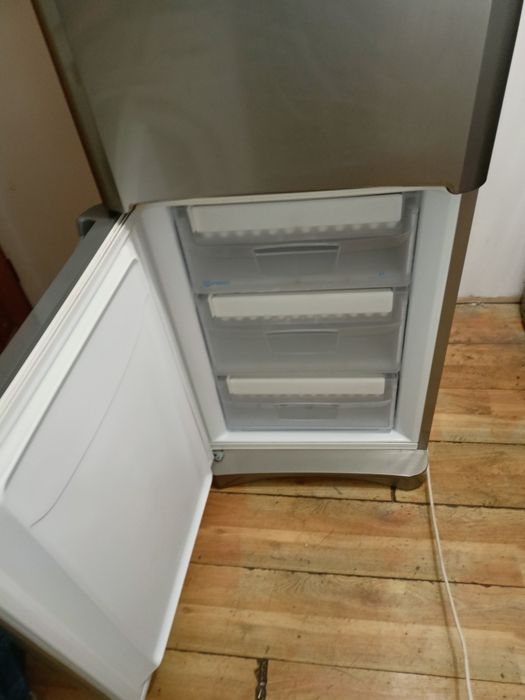 Lodowka Indesit 185cm