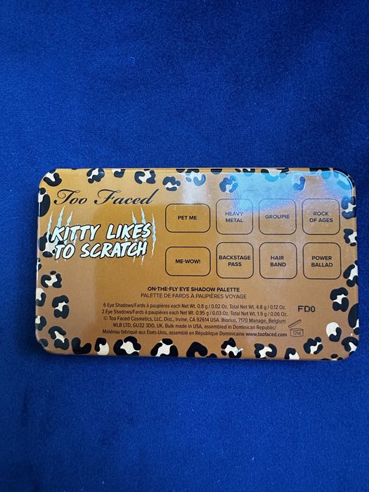 Too Faced paleta cieni Kitty likes to scratch
