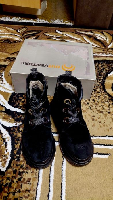 Зручні зимові ботинки з натуральної замші