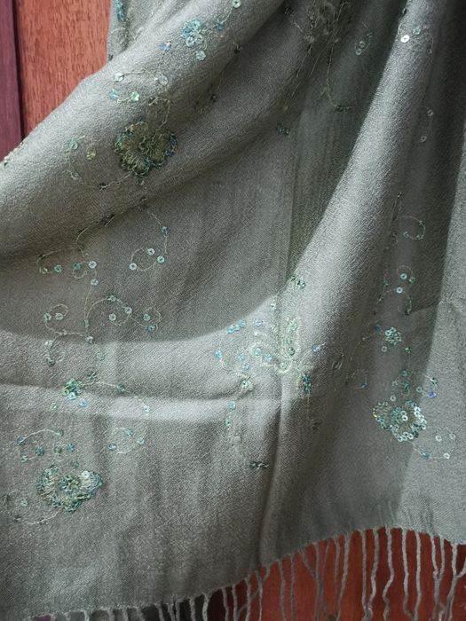 Cachecol mulher com lentejolas