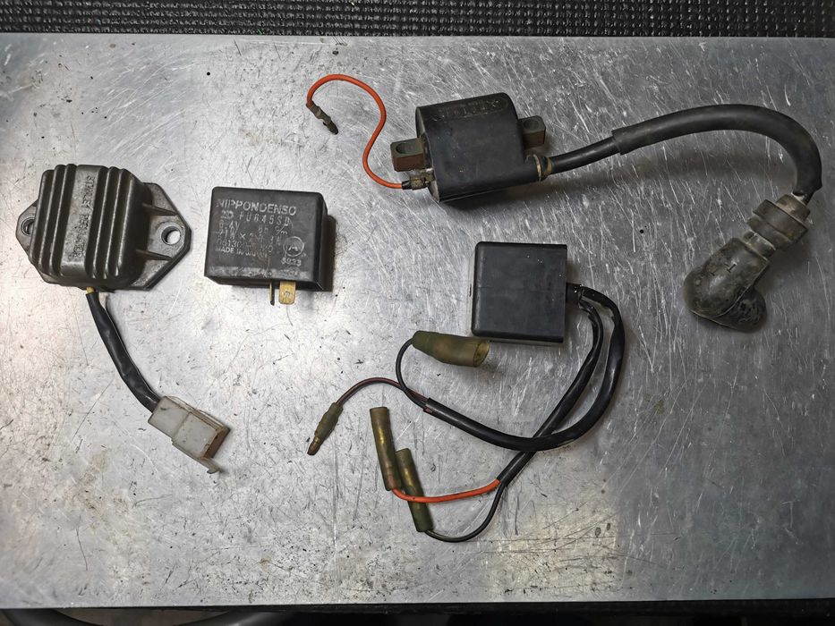 Yamaha DT 125 LC Ypvs  - Peças - Kawasaki GPZ 750