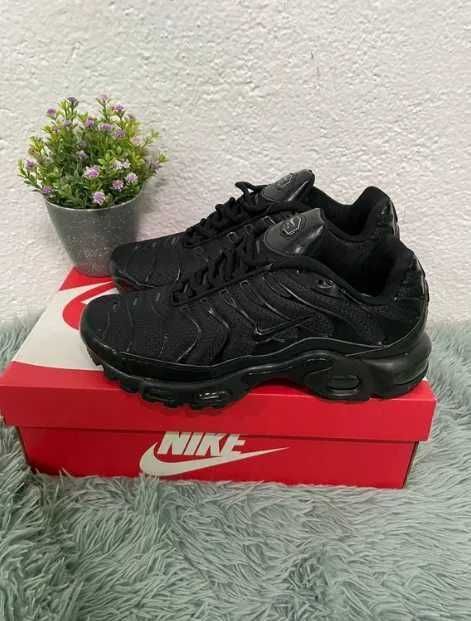 Seria Nike TN, czarna, rozmiar R.42