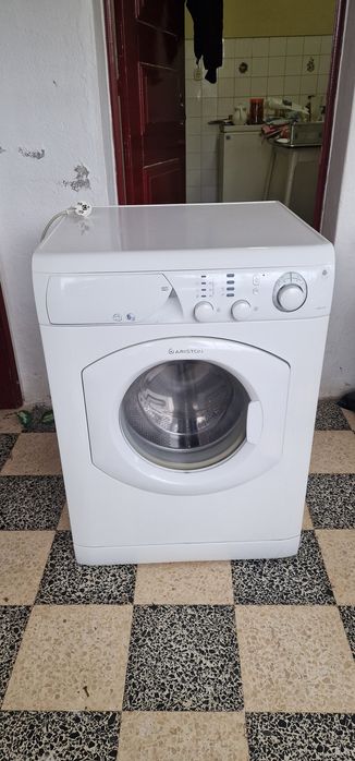Máquina de lavar Ariston