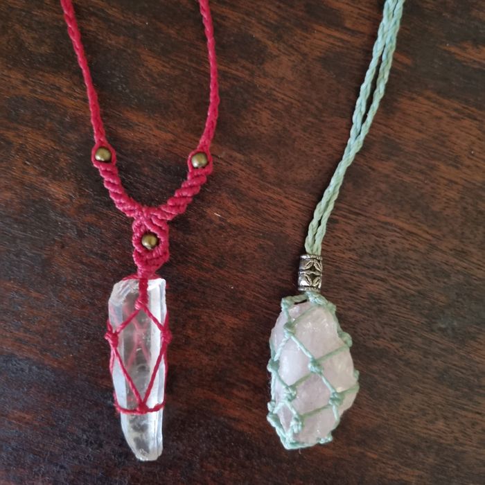 Colares em macramé com Cristal