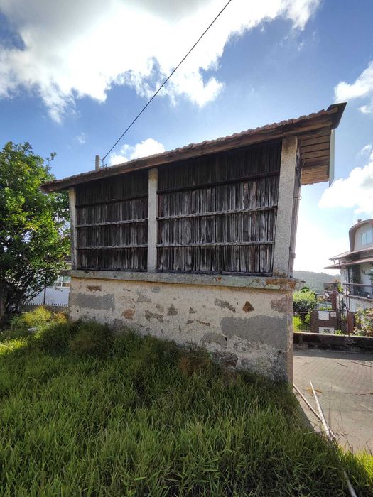 Canastro / Espigueiro tradicional antigo – 4,70 metros