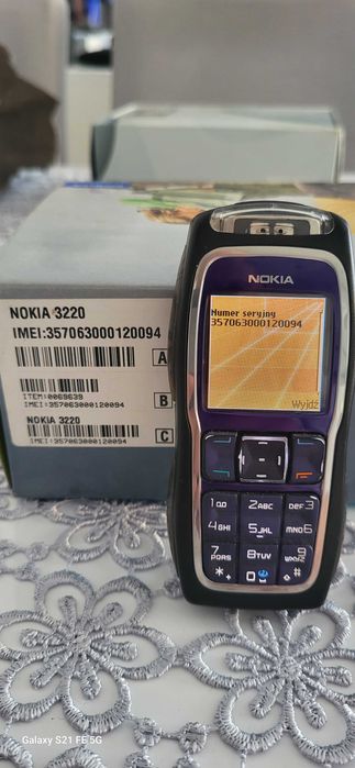 Kolekcjonerska Nokia 3220**j. Nowa**Zabytek**Oryginalna**Komplet**