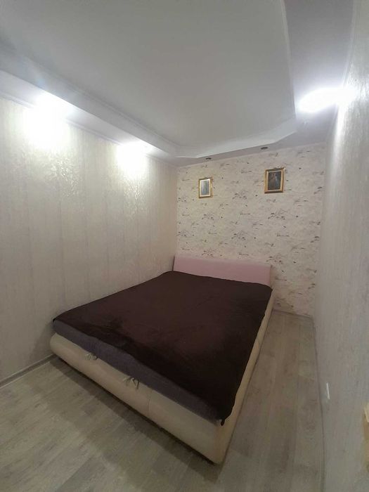 Продаж 2-кімнатної квартири з кухнею-студією, Металургів (213-378-413)