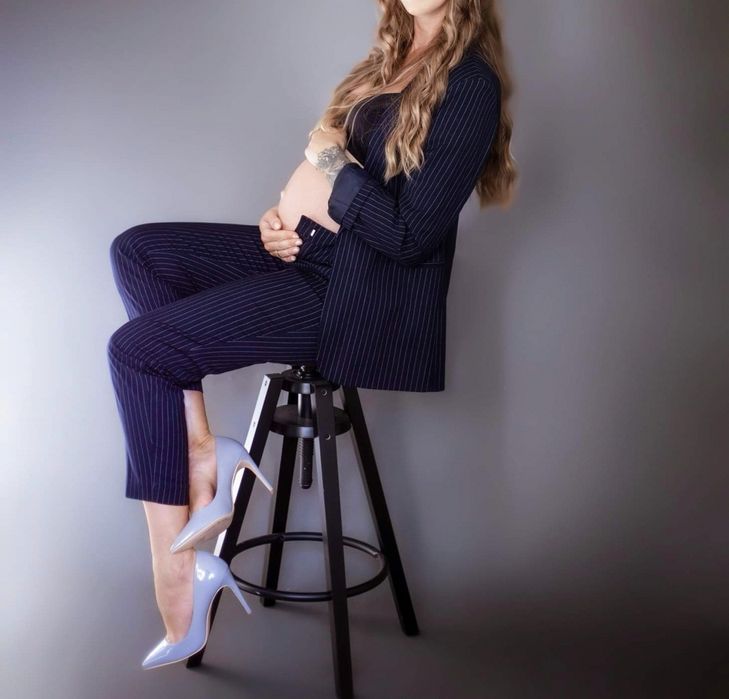 Garnitur granatowy w prążki