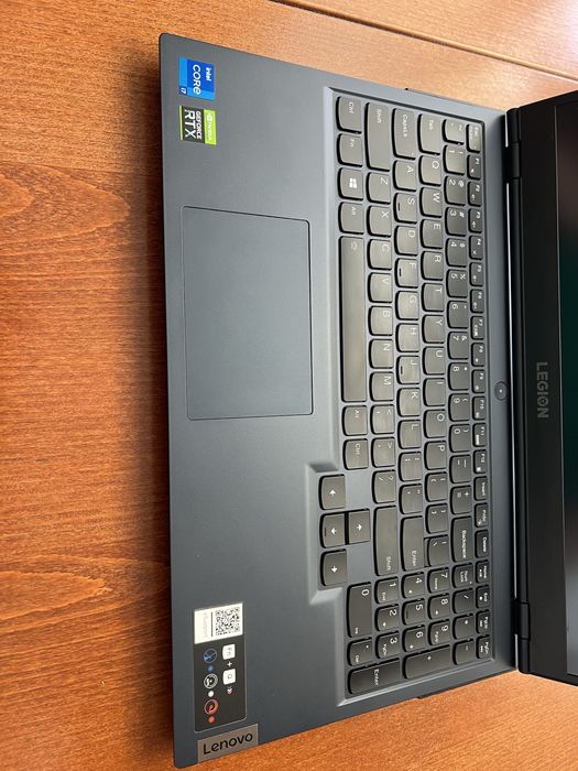 Lenovo Legion 5 15ITH6H i7-11800H / RTX 3060 / 32 GB RAM / 1 TB SSD / 165 Hz